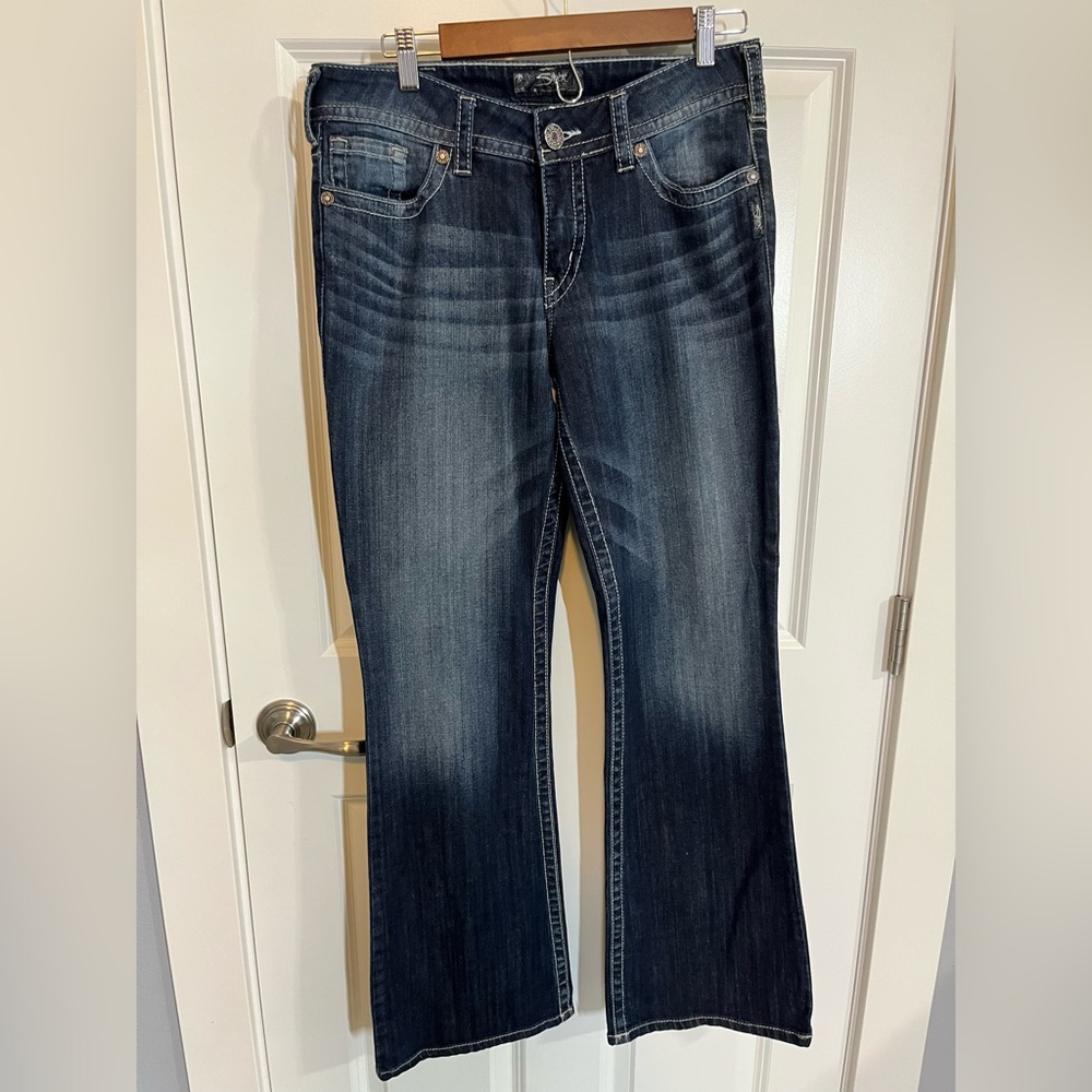 Silver Suki Jeans Dark Blue boot cut 30w 32 inseam excellent condition